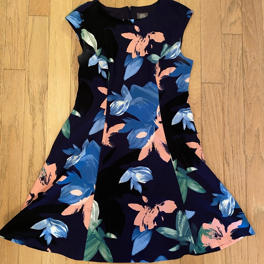 Vince Camuto 12 Dress w Built In Slip